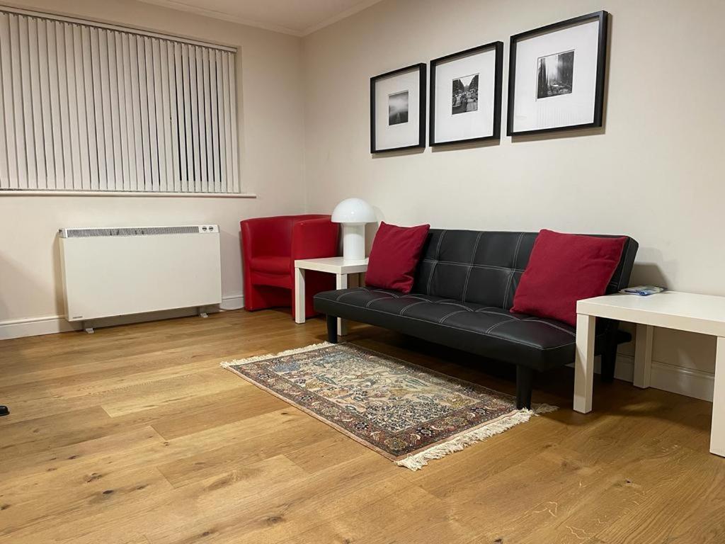 Morden Flat Close To Dlr Station With Free Parking Londres Exterior foto